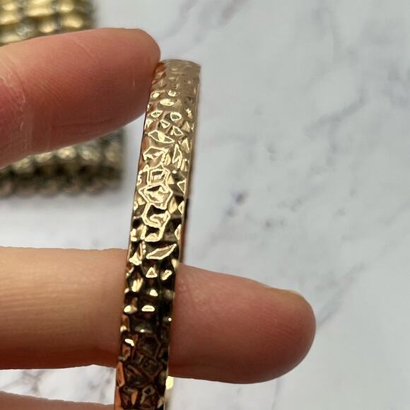 10 assorted style gold tone bracelets - Picture 6 of 12